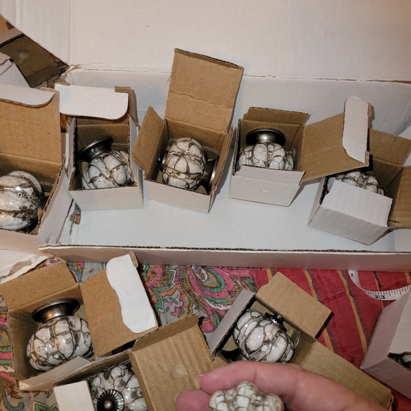 Drawer pulls very nice heavy artistic looking 10 - Picture 7 of 10